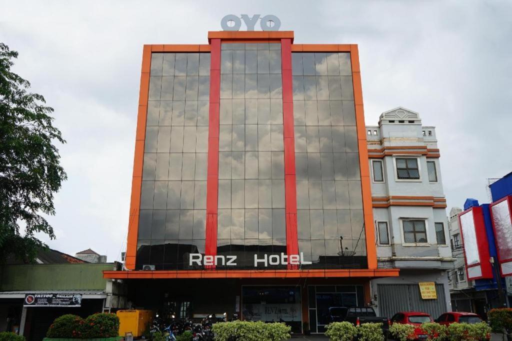 Ren'Z Hotel Pangkal Pinang Kültér fotó