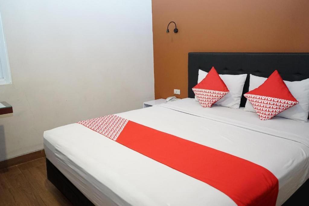 Ren'Z Hotel Pangkal Pinang Kültér fotó