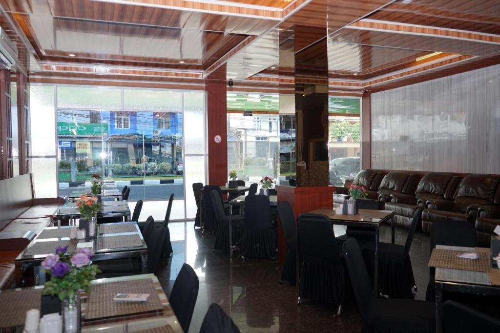 Ren'Z Hotel Pangkal Pinang Kültér fotó